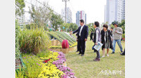 이영훈 미추홀구청장, ‘2025년 인천 국화 전시회 준비 현장 점검’