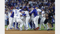 LA 다저스, NLDS서 필라델피아 격파 [포토]