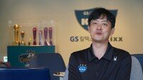 [V리그 개막특집] 이영택 GS칼텍스 감독, “뜬눈으로 지새운 밤들을 잊지 않아…20승 이상, 더 높이 올라갈 터”