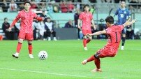 [SD 상암 하프리뷰] ‘엄지성 득점포’ 한국, 파라과이에 1-0 리드…공격 템포 좋지만 이한범의 잦은 실책 아쉬워