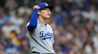 야마모토 111구 완투승…다저스, 밀워키 꺾고 NLCS 2승무패 리드