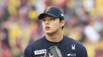 한화 문동주, 최고 구속 154㎞…5회 버티지 못하고 4.1이닝 4실점