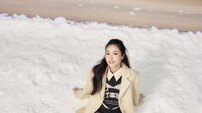 ‘겨울 분위기’에 취한 손나은, 이 미모 실화?