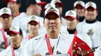 ‘데뷔 20년 만에 첫 KS MVP’ LG 김현수 “내게도 이런 날 올 줄이야”