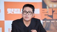 ‘윗집 사람들’ 하정우 “네 번째 연출작…연출자로서 1mm씩 성장 중”