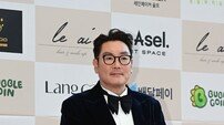 “과거 불미스러운 일 책임지겠다” 조진웅, 논란 속 전격 은퇴 선언