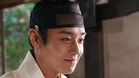 박지훈, 조선 6대 왕 단종 됐다…‘왕과 사는 남자’ 스틸만으로 기대만발