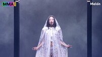 제니, ‘MMA2025’ 무대 장악…한국적 요소 퍼포먼스로 대상 받았다