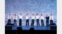 세븐틴, 日 4대 돔 42만 운집…“이제 스타디움 간다”