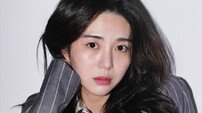 AOA 출신 권민아, 계약 한 달 만에 결별…모덴베리 “상호 합의로 해지”
