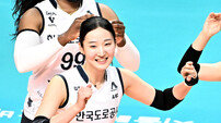 날개 공격수야, 미들블로커야? 완전체 선수로 다가서려는 ‘레전드의 딸’ 도로공사 김세빈…김종민의 독려, 오늘도 그렇게 한뼘 더 자랐습니다