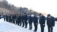 “희생과 헌신 잊지 않겠다”…조용익 부천시장 새해 참배