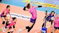 [SD 인천 라이브] 32득점 폭발한 레베카 앞세운 흥국생명, 선두 도로공사 잡고 3연승…2위 현대건설과 승점차 지웠다