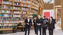 “‘패러다임 시프트’ 강조” 정용진 신세계 회장‘스타필드 빌리지 운정’ 현장경영