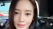 김혜수 근황 터졌다, ‘케데헌’ 더피 품은 여배우 [DA★] 