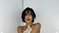 화사, 군살 따위 안 키운 잘록 허리 포착 [DA★]