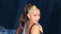 아이들 민니, 청재킷 속 브라톱만 입고…‘핫걸’ 존재감 폭발 [DA★]
