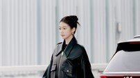 카즈하, 레전드 각선미…가죽 미니는 ‘치명적’ [포토]
