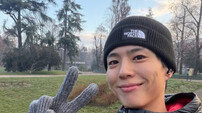 박보검, 밀라노에서 포착된 힐링 근황 [DA★]