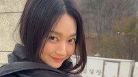 ‘김우빈♥’ 신민아, 결혼 후 물오른 미모…사랑스러워 [DA★]