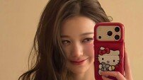 장원영, 블랙 민소매 입고 ‘심쿵’ 셀카…인형이 따로 없네 [DA★]