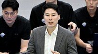 [SD 수원 인터뷰] 2위 확보에도 웃지 못한 강성형 현대건설 감독, “1위 도약 확률 떨어졌다…남은 시즌 선수 기용은 천천히 생각할 것”