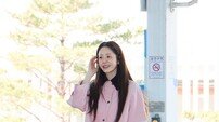 55세 고현정, 나이는 어디로? …산뜻한 공항 패션 화제