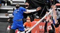 ‘3시즌만의 봄배구 진출까지 한 걸음 더!’ 한국전력, 베논 17득점 활약 힘입어 OK저축은행전 3-0 승리