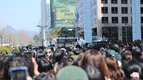 “2000명이어도 모자라”…‘천만 감독’ 장항준 커피 이벤트에 시민 북적 [DA현장]