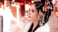 한가인, 中 왕홍 메이크업 레전드 찍었다…AI 같은 비주얼