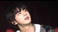 방탄소년단 진, WBC도 울린 러닝 와일드