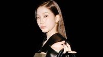카즈하, 뉴욕 패션위크 미디어 영향력 가치 1위…르세라핌 패션 존재감 빛났다