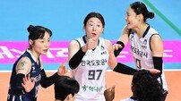 [SD 인천 라이브] 한국도로공사, 정규리그 1위 확정! 흥국생명전 모마 24득점, 강소휘 18득점 활약 힘입어 3-0 완승…챔피언결정전 직행