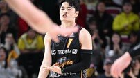 ‘유기상 23점’ 선두 LG 2연패 탈출, ‘5연패’ 삼성, 단독 최하위 추락