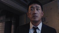 하정우, 19년 만 드라마 복귀…첫 회부터 납치 엔딩 (건물주)