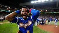 ‘일본전 결정적 홈런’ 가르시아, WBC MVP 선정 ‘대회 최고 스타’