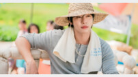 안효섭, 오스카 사로잡더니…경운기 몰고 버섯 키운다 ‘파격’ (오늘도 매진)