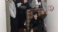 JYP 킥플립 컴백 초읽기, 스무 살의 서툰 독립 선언