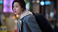 “연상호 감독님 찐팬!”…전지현, ‘군체’로 11년 만에 스크린 귀환