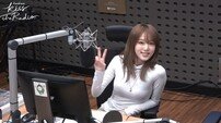 최예나, 한해 자리 비우자 DJ석 기습 점령…“한번 잡으면 안 놓쳐”