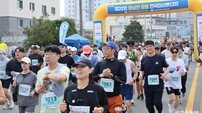 장흥군, 제20회 정남진 전국마라톤대회… 봄기운 속 탐진강변 질주