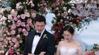 “영원한 사랑과 우정.. 그 사이쯤” 손예진♥ 현빈과 결혼 4주년 자축하며 웨딩사진 공개