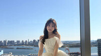 아이즈원 출신 야부키 나코, 웨딩드레스 자태…알고보니 깜짝