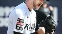 ‘사상 첫 선발 전원 좌타’ 삼성 무력화한 보쉴리…KT는 전원 우완으로 맞불 [SD 수원 스타]