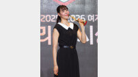 ‘현역 1위·역대 공동 2위’ 개인통산 5번째 MVP 박지수, 24경기만 뛰고도 가치 입증했다 [WKBL 정규리그 시상식]