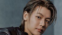 씨엔블루 강민혁, 개정증보판까지 내는 ‘작가돌’의 위엄