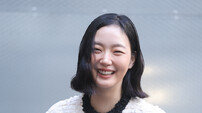 김고은, 눈빛으로 완성한 ‘독보적 분위기’…화보 비하인드도 ‘영화 그 자체’