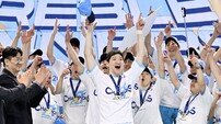 “상은 한번 받으면 끊기가 어렵더라고요” 주장으로서 첫 시즌 ‘완벽한’ 시즌 마친 정지석, 챔피언 결정전 MVP 이어 정규리그 MVP까지 노린다