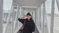 ‘♥변준필’ 강은비, 아픔 딛고 日서 웃었다…“17년 함께, 여전히 설렌다”