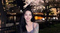 카리나랑 벚꽃 데이트할 사람…설렘 가득 여친짤 대방출 [DA★]